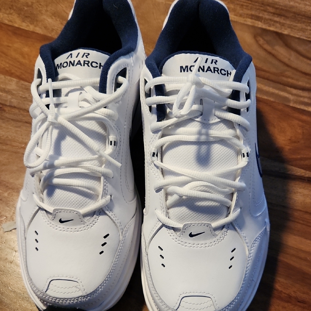 Nike White Athletic Shoes Classic Design